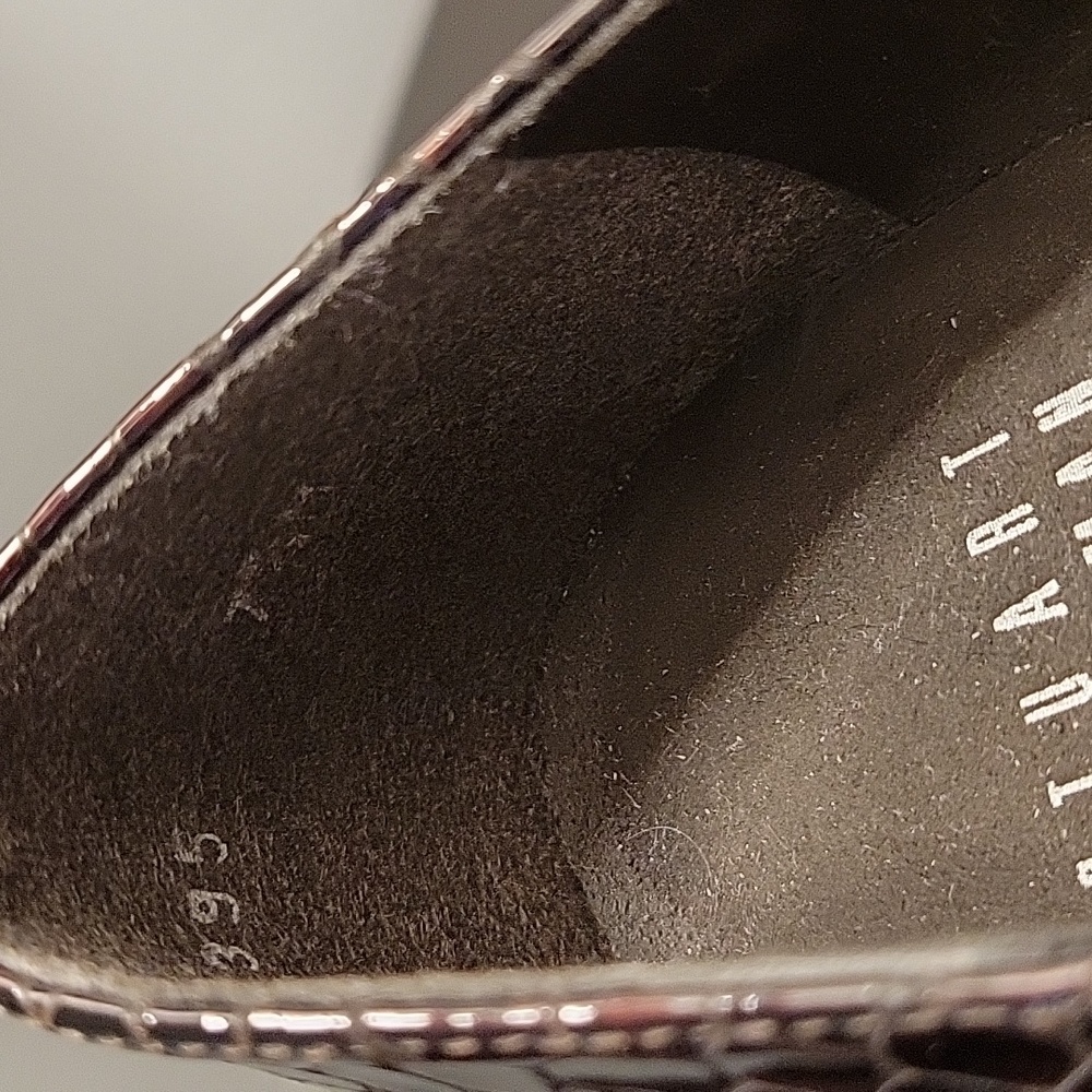 Stuart Weitzman Pumps - image 8